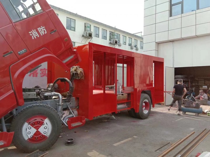 棗莊我公司給本地消防大隊(duì)改裝消防上裝系統(tǒng)2